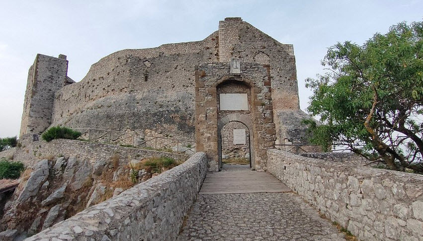 Castello di San Pietro - Rudere, Italy